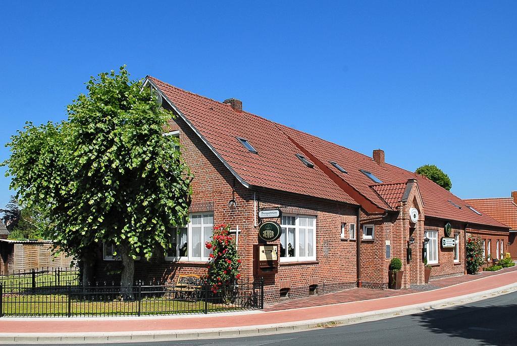 Pension Burggaststaette Heyken Hotel Neuharlingersiel Eksteriør billede